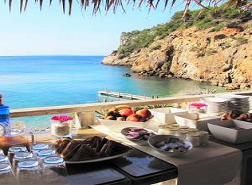 Amante Beach Club & Restaurant